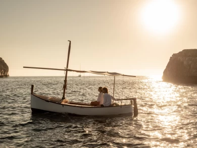 Bareboat Rental Motorboat CNS with a boat licence