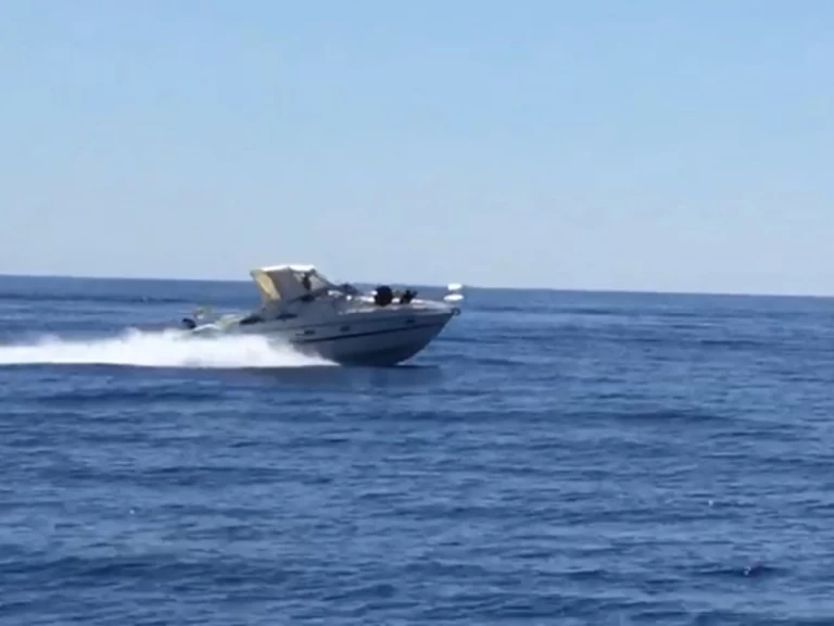Bateau à moteur à louer à Porto Badino au meilleur prix