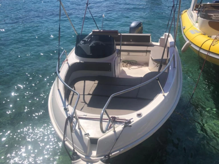 Location Bateau à moteur Marinello avec permis
