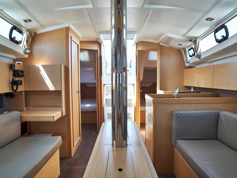 Location à Biograd na Moru - Bénéteau Oceanis 38.1 sur SamBoat