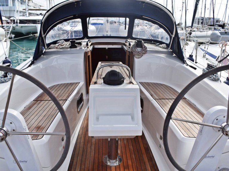 Louez un Bavaria Cruiser 34 à Kaštela