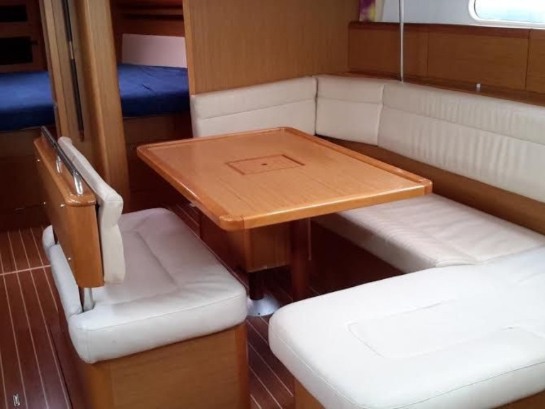 Location bateau Alimos Marina pas cher Sun Odyssey 44i