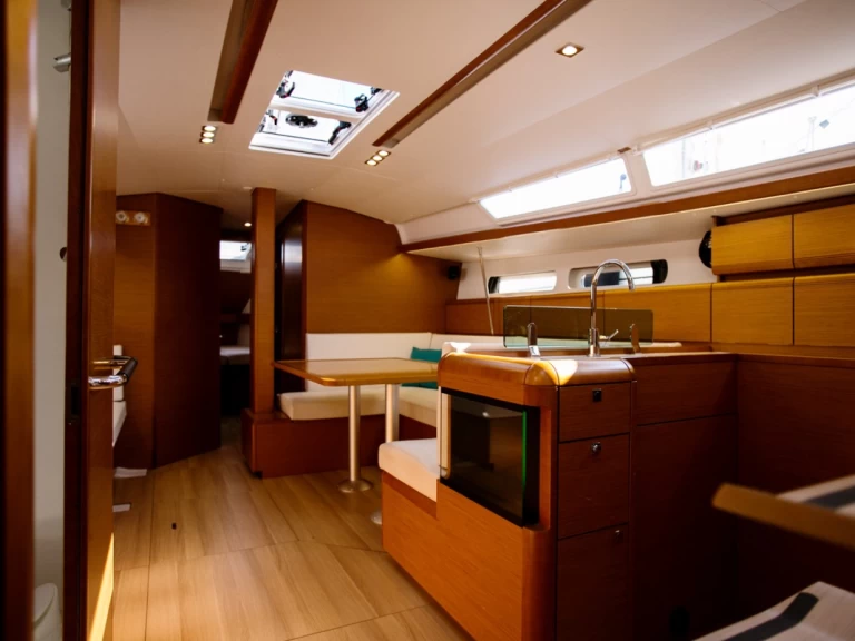Jeanneau Sun Odyssey 449 a louer à Álimos