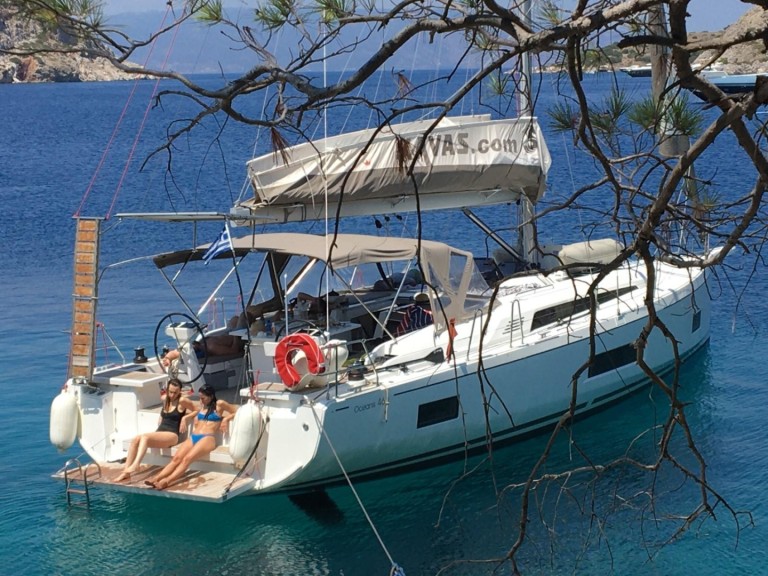 Location à Álimos - Bénéteau Oceanis 46.1 sur SamBoat