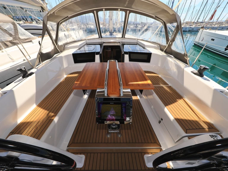 Louer Voilier avec ou sans skipper Hanse à Kaštela