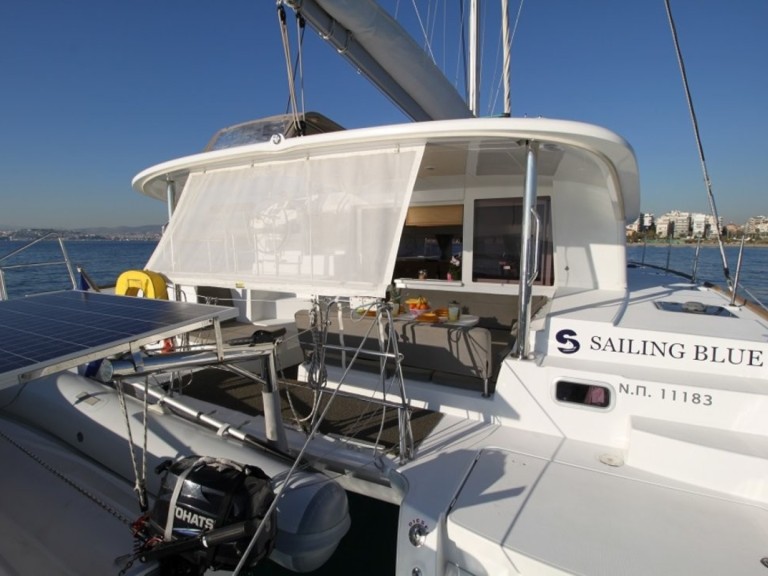 Catamaran à louer à Álimos au meilleur prix