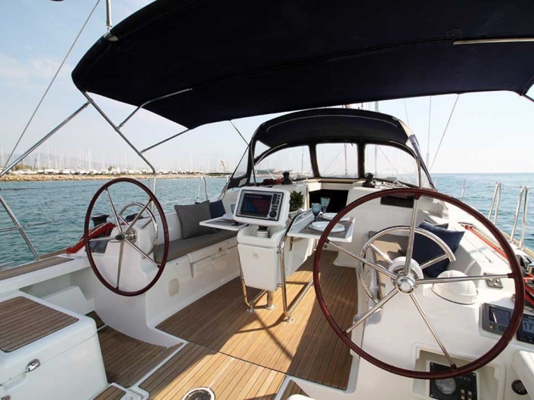 Location bateau Álimos pas cher Sun Odyssey 439