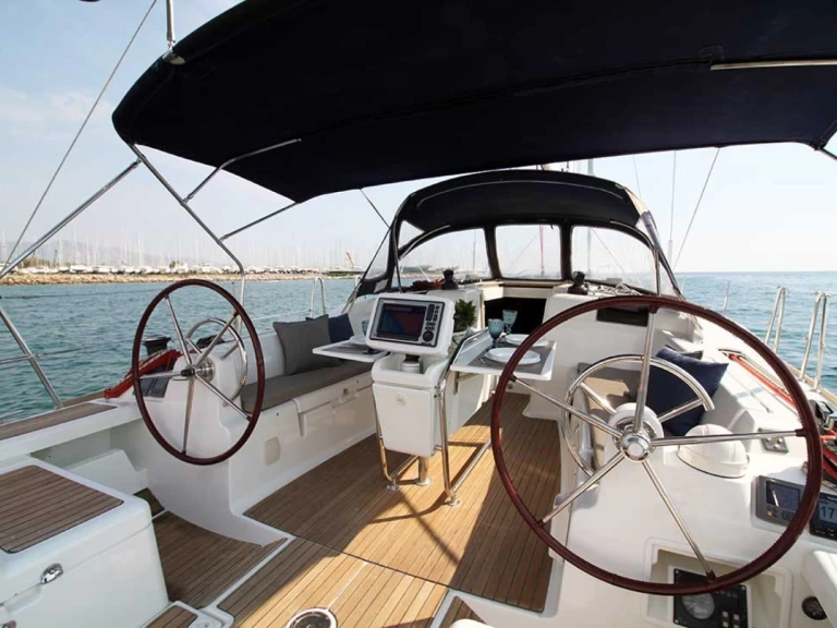 Location bateau Álimos pas cher Sun Odyssey 439