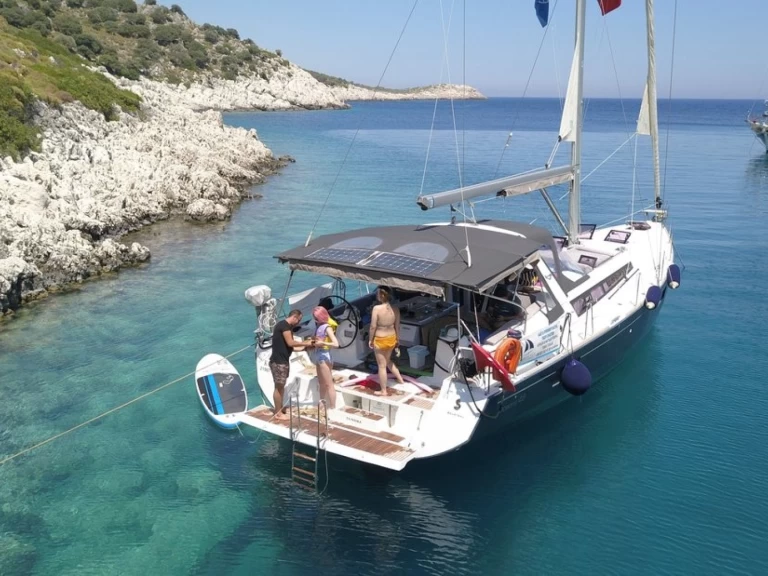 Bénéteau Oceanis 48 a louer à Kaş