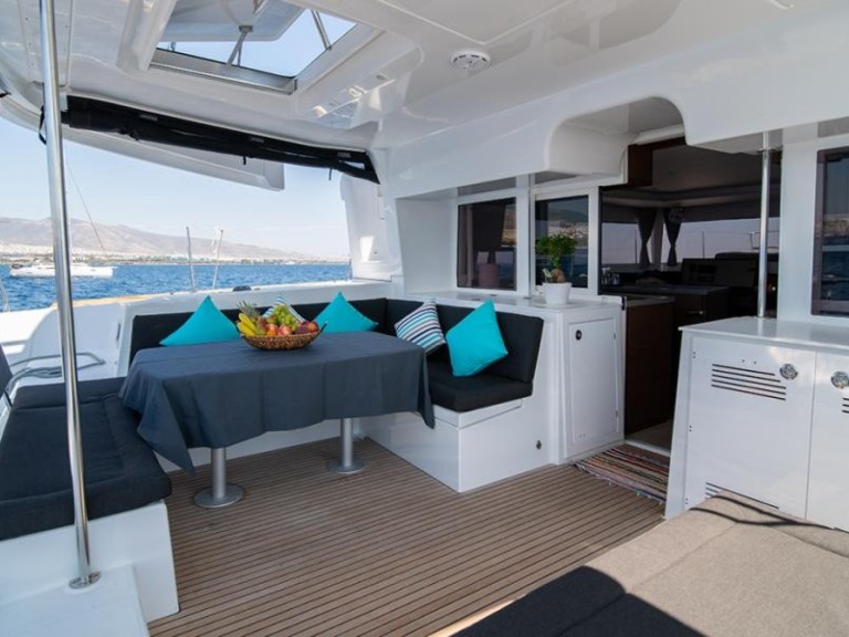 Location bateau Lagoon Lagoon 450 F à Álimos sur Samboat