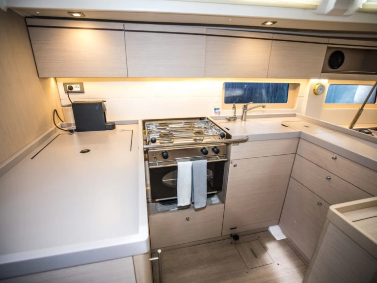 Location à Álimos - Bénéteau Oceanis 51.1 sur SamBoat