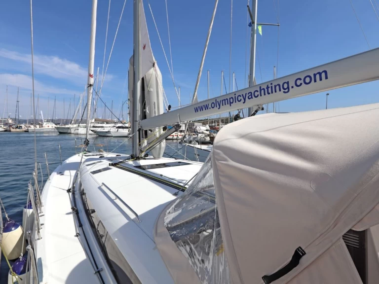 Location à Lávrio - Jeanneau Sun Odyssey 490 sur SamBoat