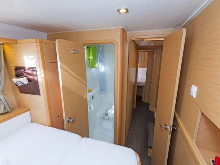 Louez un Lagoon Lagoon 400 S2 à Lávrio