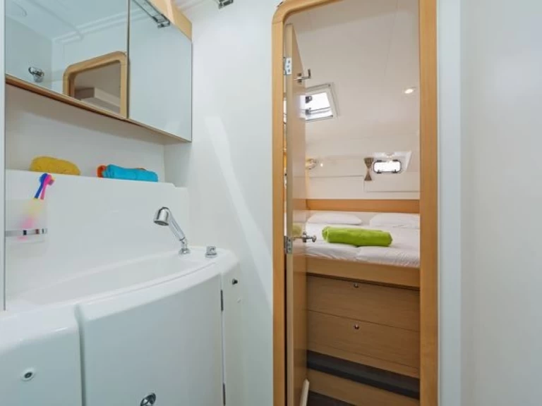 Louez un Lagoon Lagoon 400 S2 à Lávrio