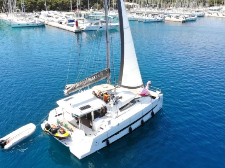 Catamaran à louer à Rogoznica au meilleur prix