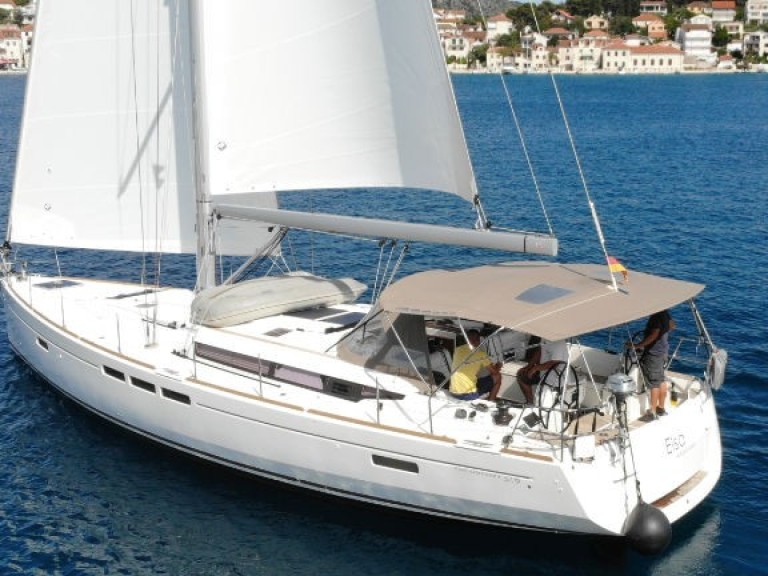 Louer Voilier avec ou sans skipper Jeanneau à Rogoznica