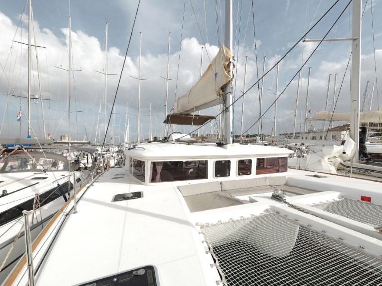 Louer Catamaran avec ou sans skipper Lagoon à Trogir