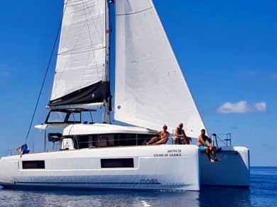 Hire a Lagoon Lagoon 40 Mandalina Marina