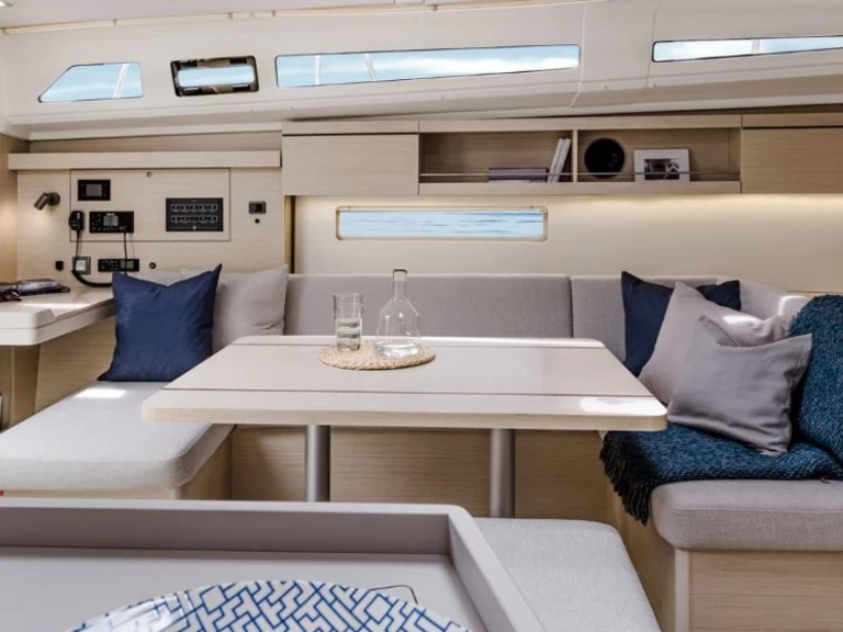 Louer Voilier avec ou sans skipper Bénéteau à Seget Donji