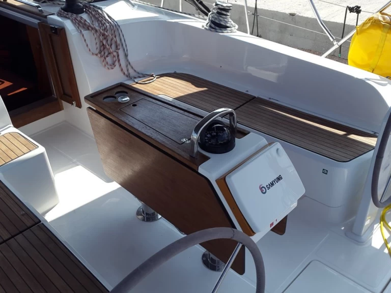 Location à Lávrio - Bavaria Cruiser 46 sur SamBoat