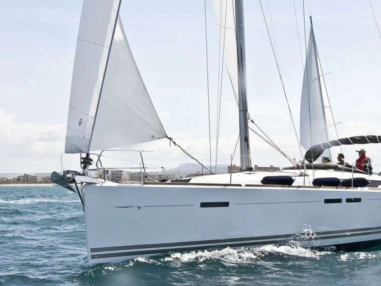 Location bateau Jeanneau Sun Odyssey 439 à Pula sur Samboat