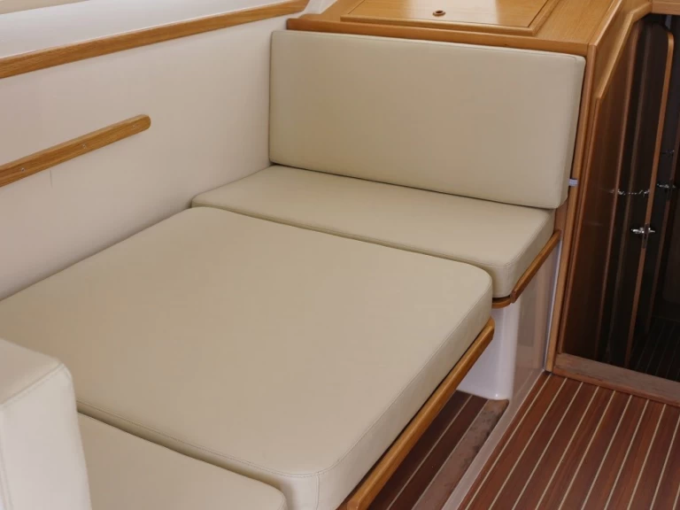 Bateau à moteur à louer à Sukošan au meilleur prix