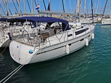 Sailboat hire in Sukošan - Bavaria Cruiser 41