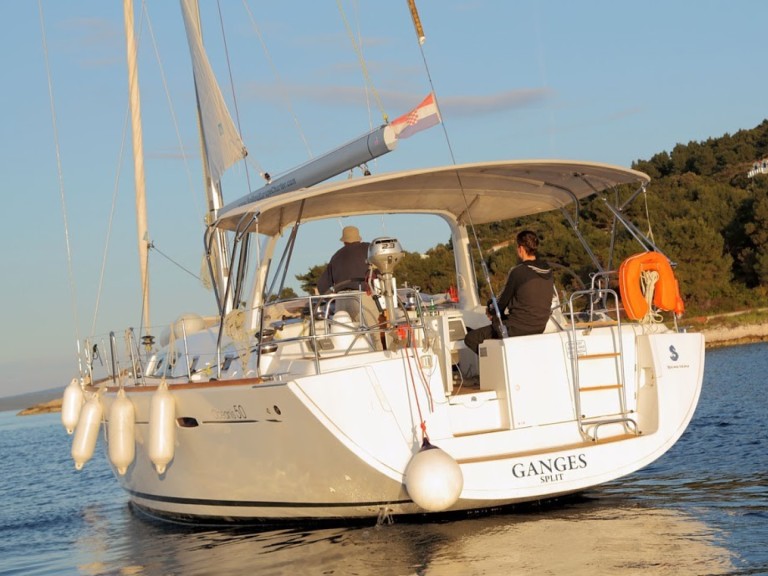 Louez un Bénéteau Oceanis 50 Family à Rogač