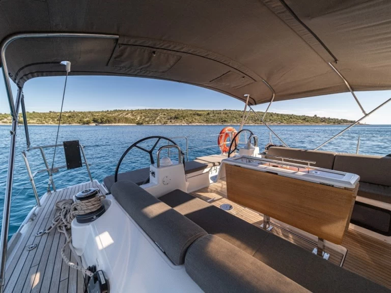 Louez un Dufour Dufour 520 Grand Large à Primošten