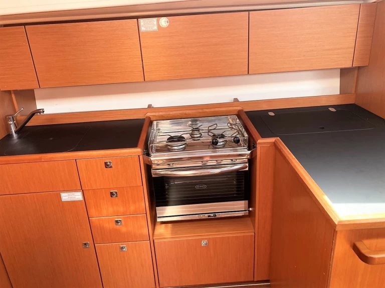 Louer Voilier avec ou sans skipper Bavaria à Álimos