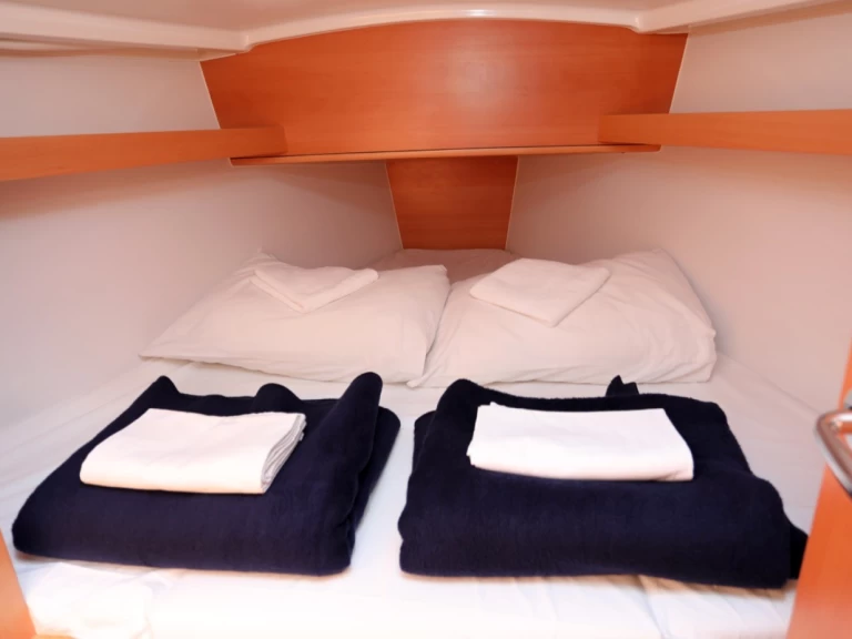 Louer Voilier avec ou sans skipper Jeanneau à Pula