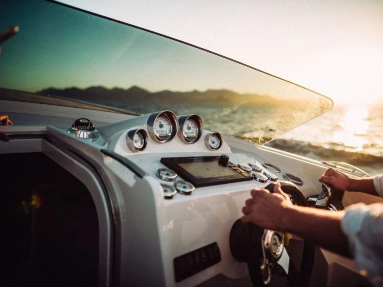 Bateau à moteur à louer à Kaštela au meilleur prix