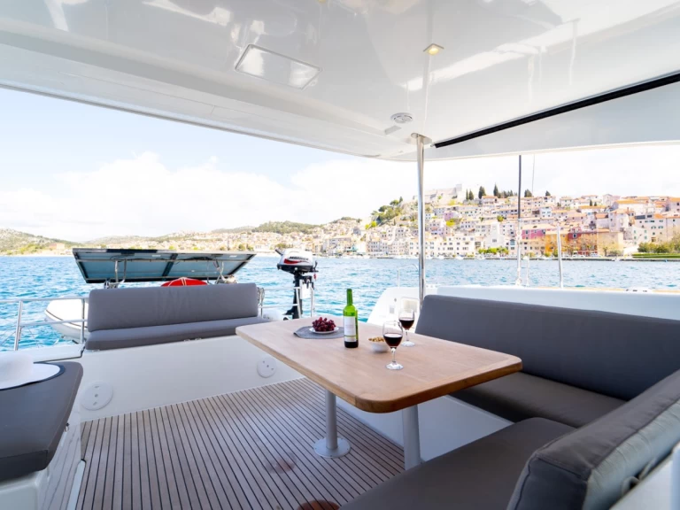 Location bateau Sibenik pas cher Lagoon 40