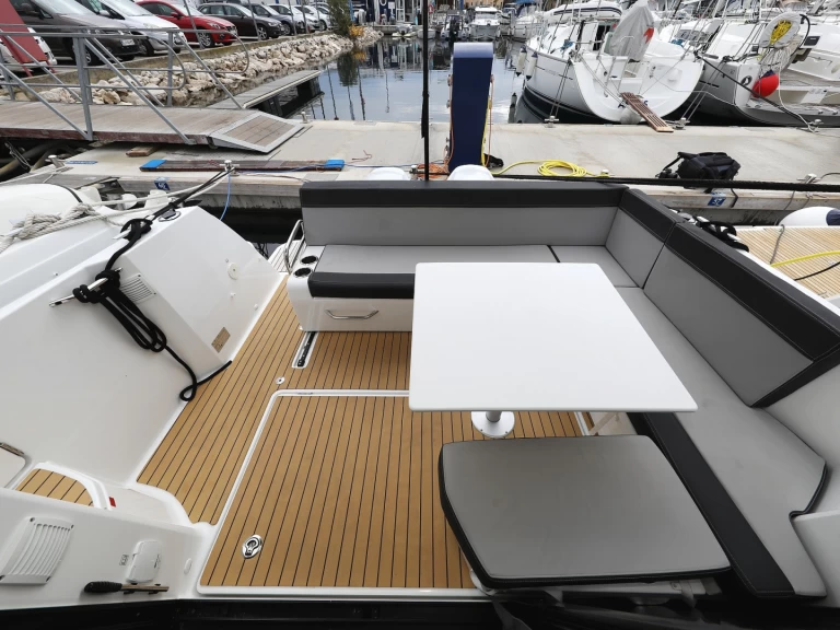 Location Bateau à moteur à Biograd na Moru - Jeanneau Merry Fisher 895