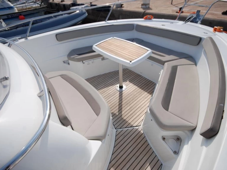 Jeanneau Cap Camarat 8.5 CC a louer à Les Trois-Îlets