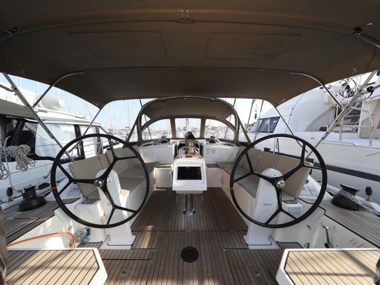 Louez un Bavaria Bavaria C42 à Biograd na Moru