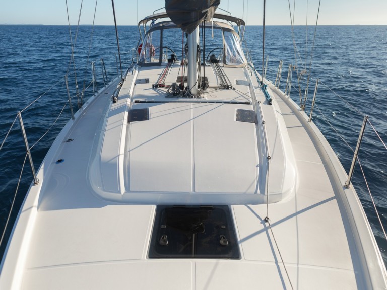 Louez un Bénéteau Oceanis 40.1 à Álimos