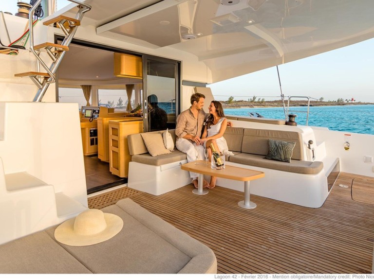 Location bateau Sibenik pas cher Lagoon 42