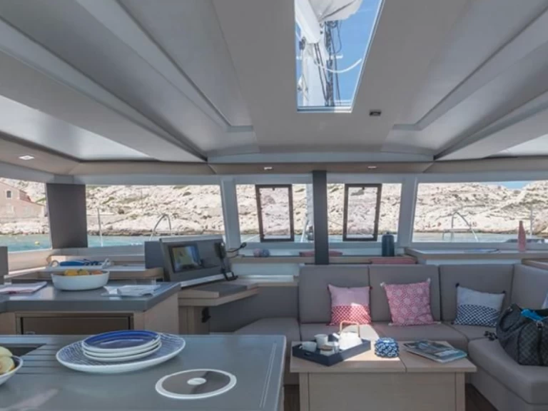 Location Catamaran Fountaine Pajot avec permis
