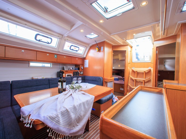 Louez un Bavaria Cruiser 46 à Álimos