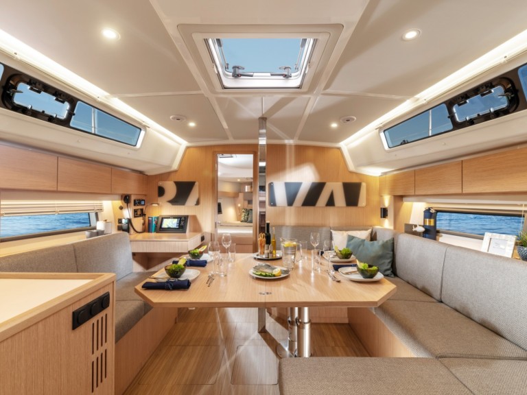 Location à Álimos - Bavaria Bavaria C42 sur SamBoat