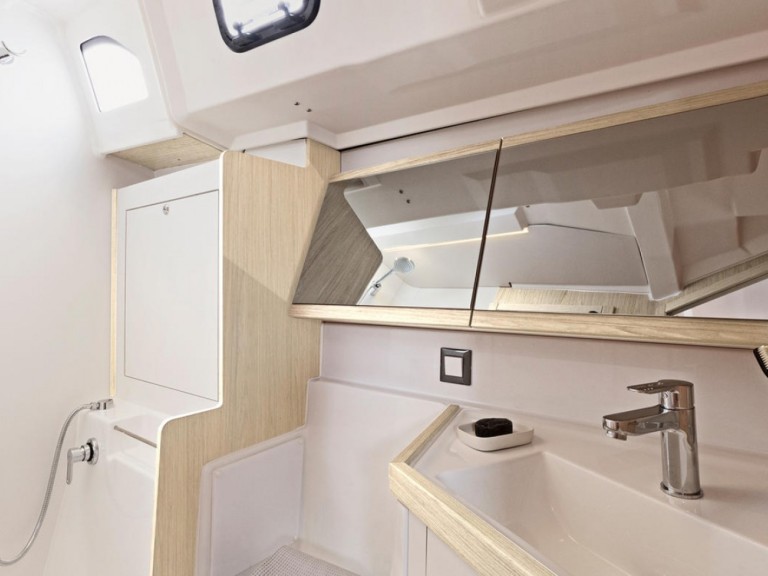 Location à Álimos - Bénéteau Oceanis 46.1 10 pax sur SamBoat
