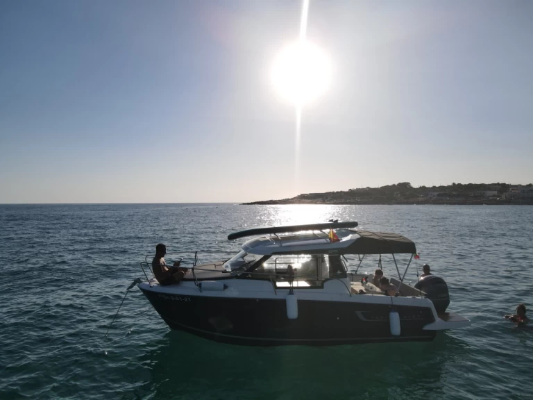 Location bateau Jeanneau Merry Fisher 695 à El Toro sur Samboat