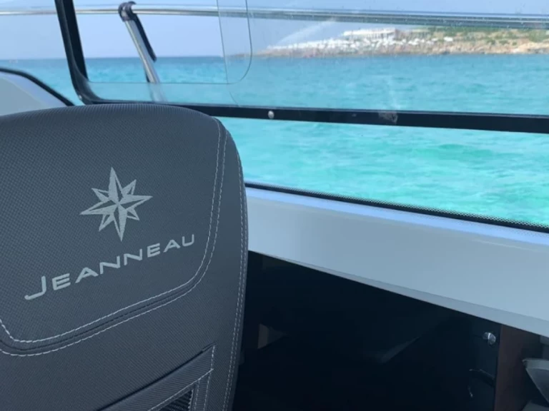 Jeanneau Merry Fisher 695 a louer à El Toro