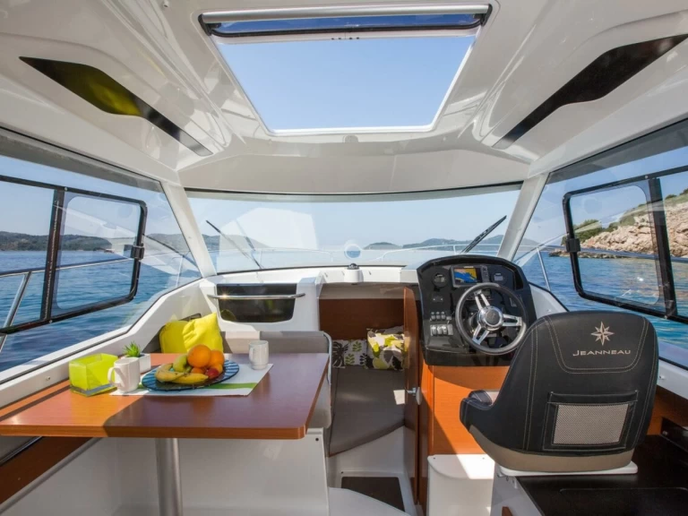 Location Bateau à moteur Jeanneau avec permis