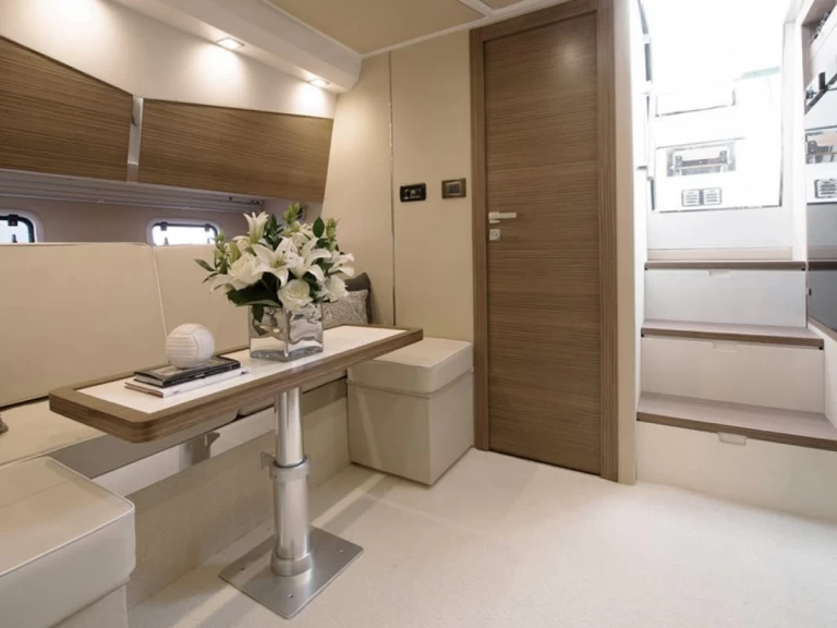 Location Bateau à moteur à Sorrento - Azimut Atlantis 44