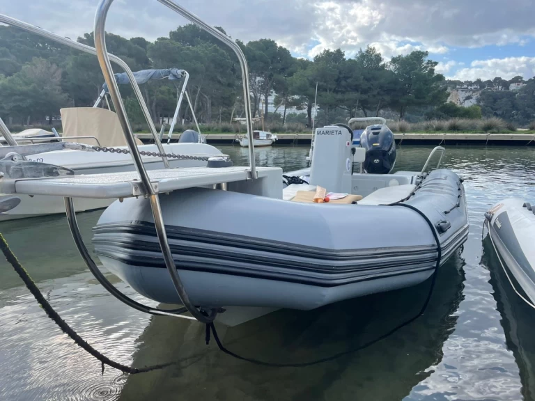 Louez un Zodiac Zodiac pro à Cala Galdana