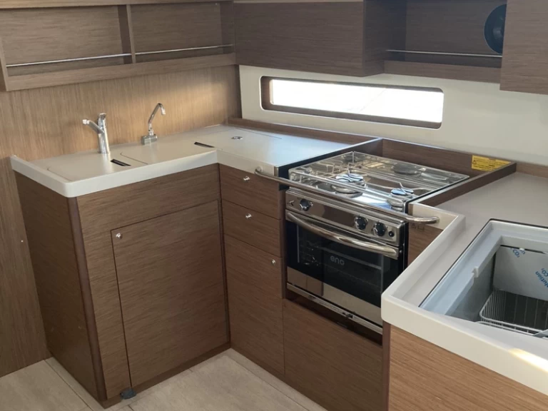 Bénéteau Oceanis 40.1 a louer à Álimos