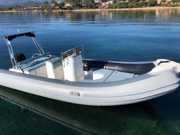 Location Semi-rigide à Porto-Vecchio - Master Master 660 OPEN