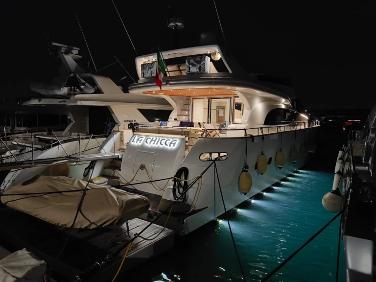 Louez un Benetti Benetti 72 à Salerne